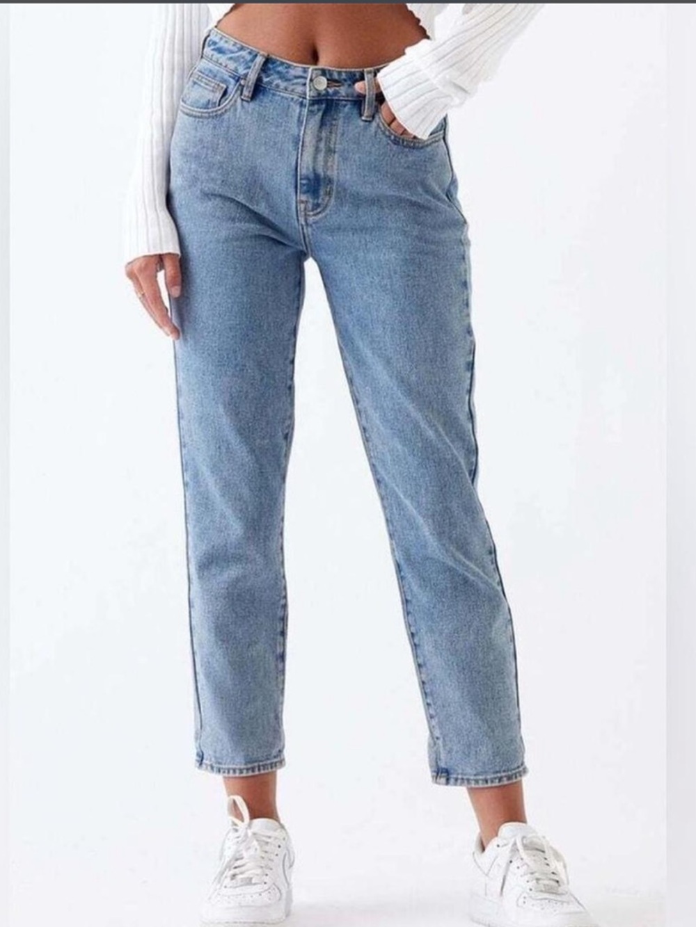 PacSun Straight-Leg Women’s Mom Jeans in Light Blue Wash